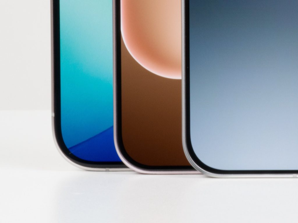 OPPO Find X9 - Narrower Bezels