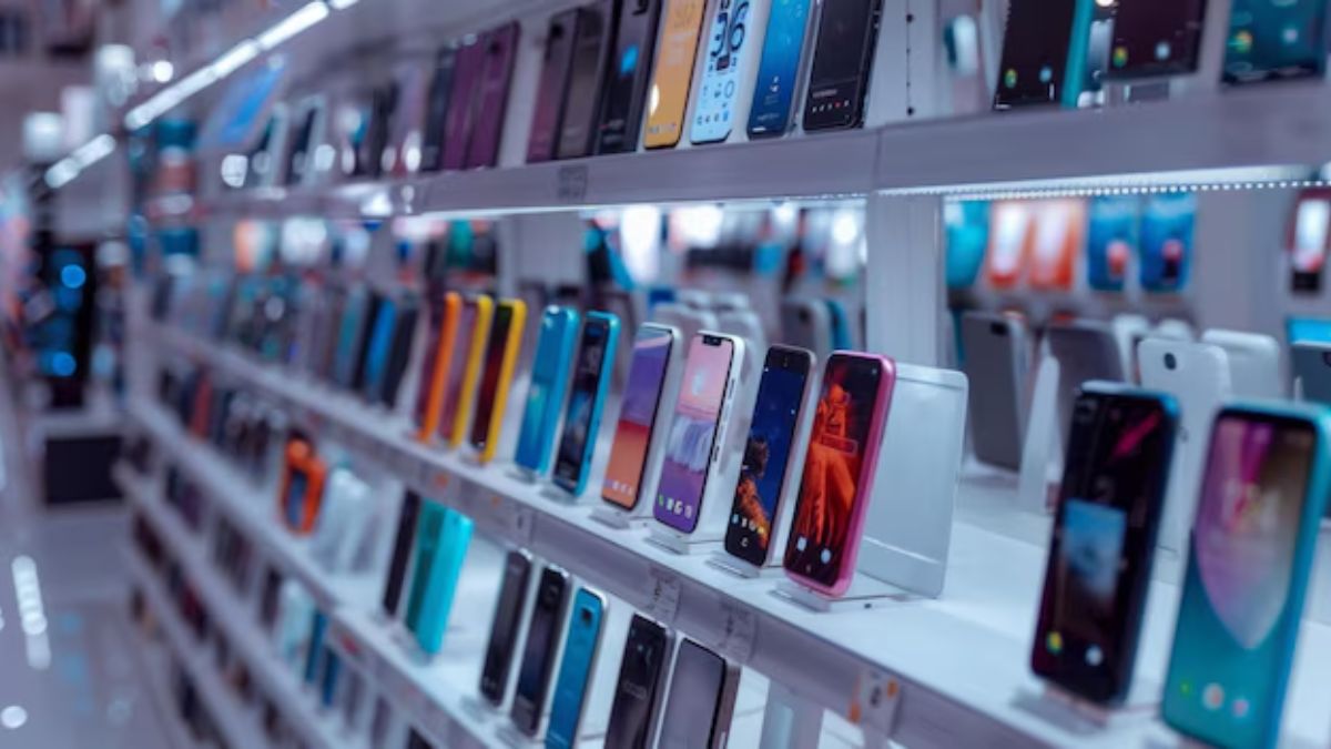Indian Smartphone Market Reportedly Attains 3% YoY Growth in Q3 2025, Reaching 48.4 Million Units of Shipment - Feature Image
