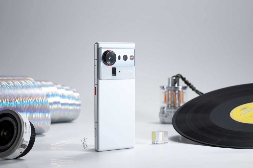 Nubia Z80 Ultra - Ningguang White - Street Photography Game Console (7)