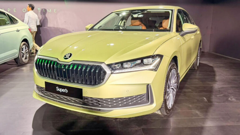 new-skoda-superb-diesel-unveiled-for-india-2-1-1068x601[1]