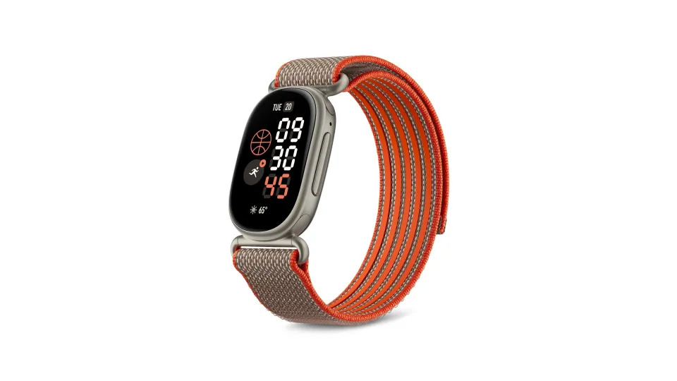 Fitbit Edge Stephen Curry.jpg