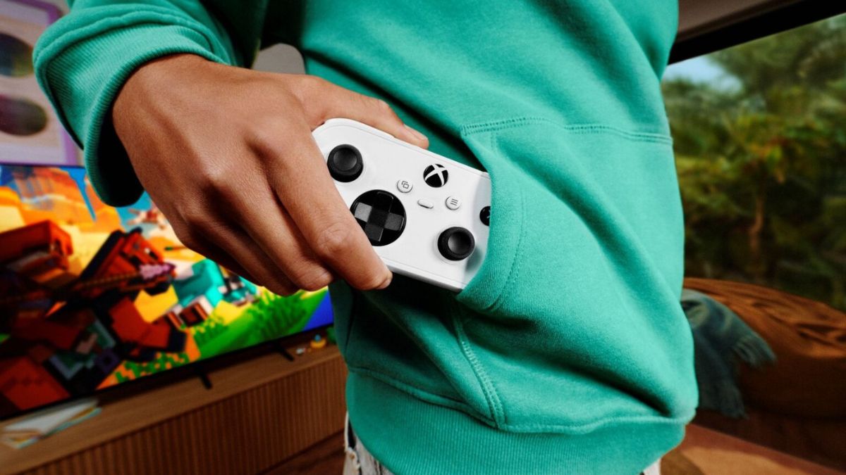 Xbox unveils its new Nano Controller; Will be available in November
